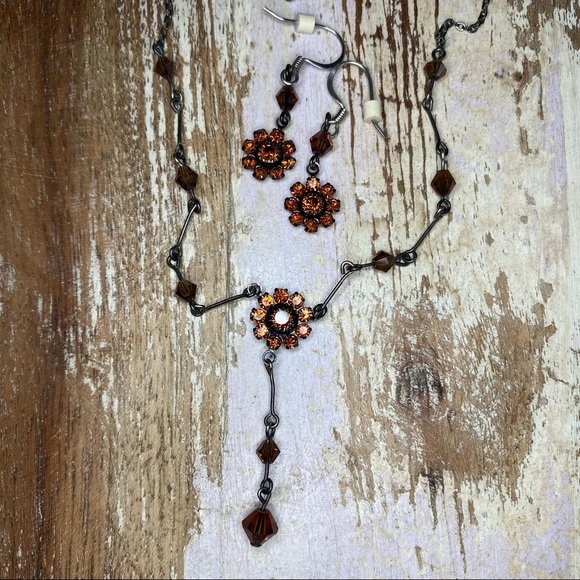 3 PIECE SET!! Earrings + TWO Flower Dangle Necklaces Rendered in Orange Crystals - Picture 2 of 11